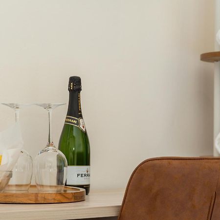 Ausentu Guest House 토르톨리 외부 사진