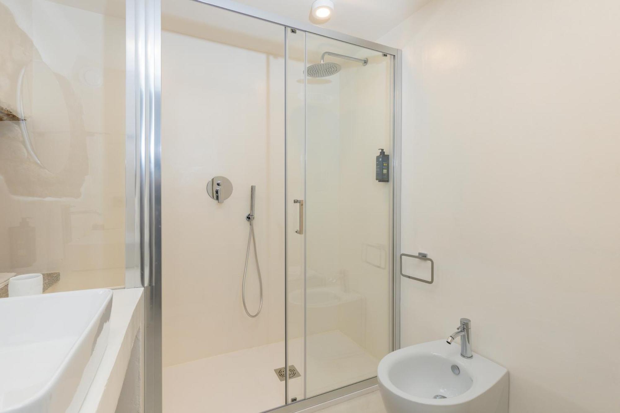 Ausentu Guest House 토르톨리 외부 사진
