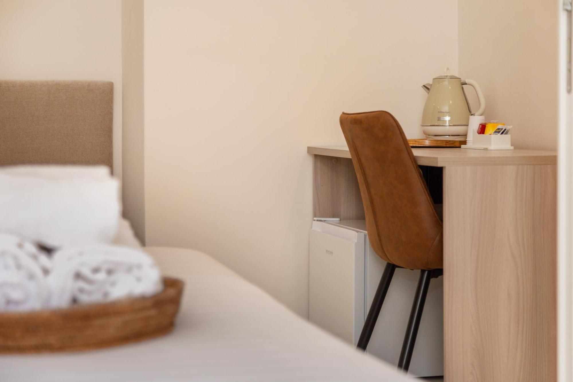 Ausentu Guest House 토르톨리 외부 사진