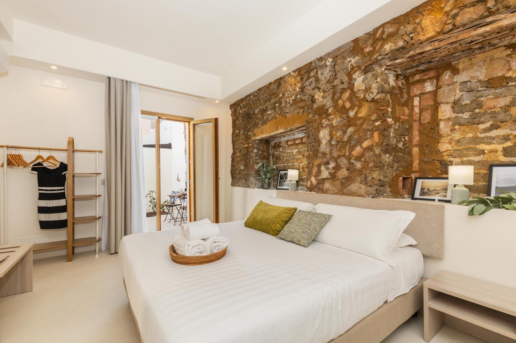 Ausentu Guest House 토르톨리 외부 사진