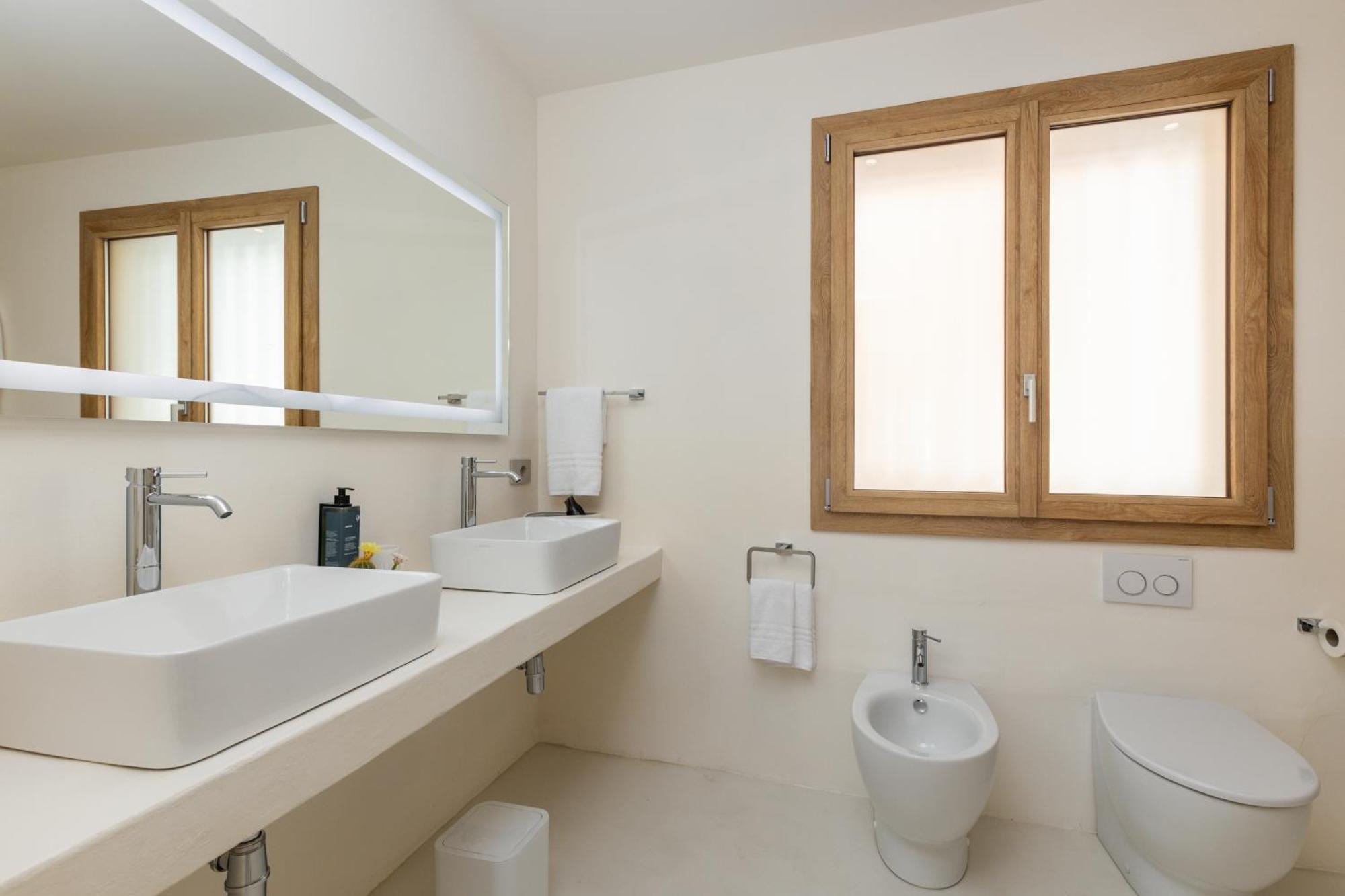 Ausentu Guest House 토르톨리 외부 사진