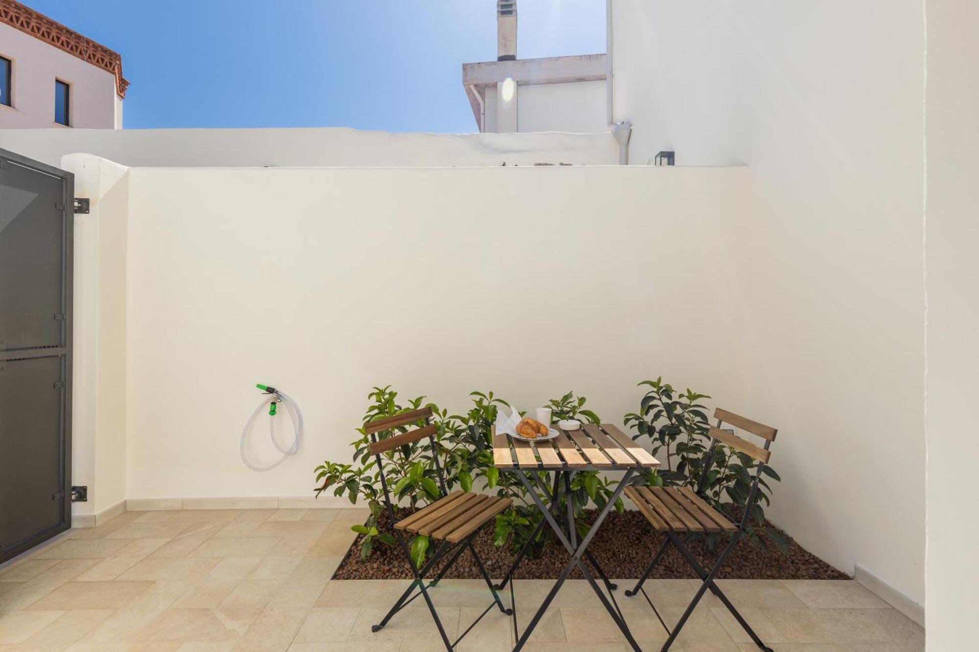 Ausentu Guest House 토르톨리 외부 사진