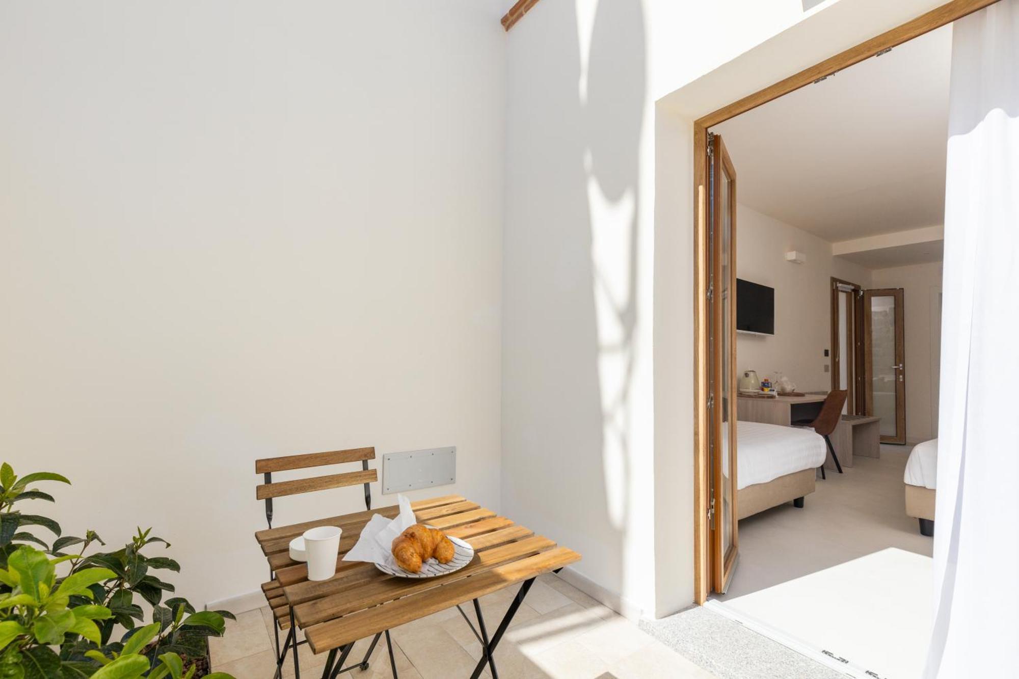 Ausentu Guest House 토르톨리 외부 사진